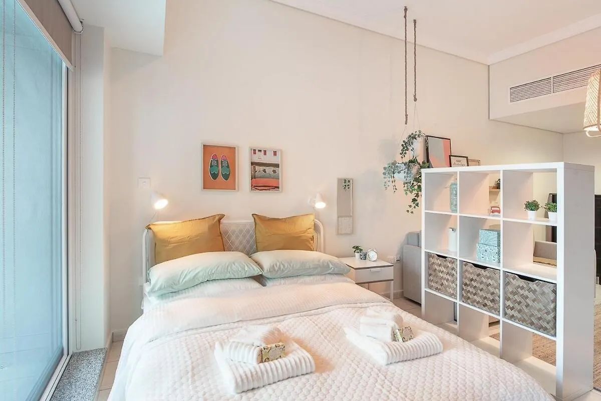 Bohemian Inspired Studio Perfect For A Family Of 4 In Jlt! Apartment Dubai 0*,