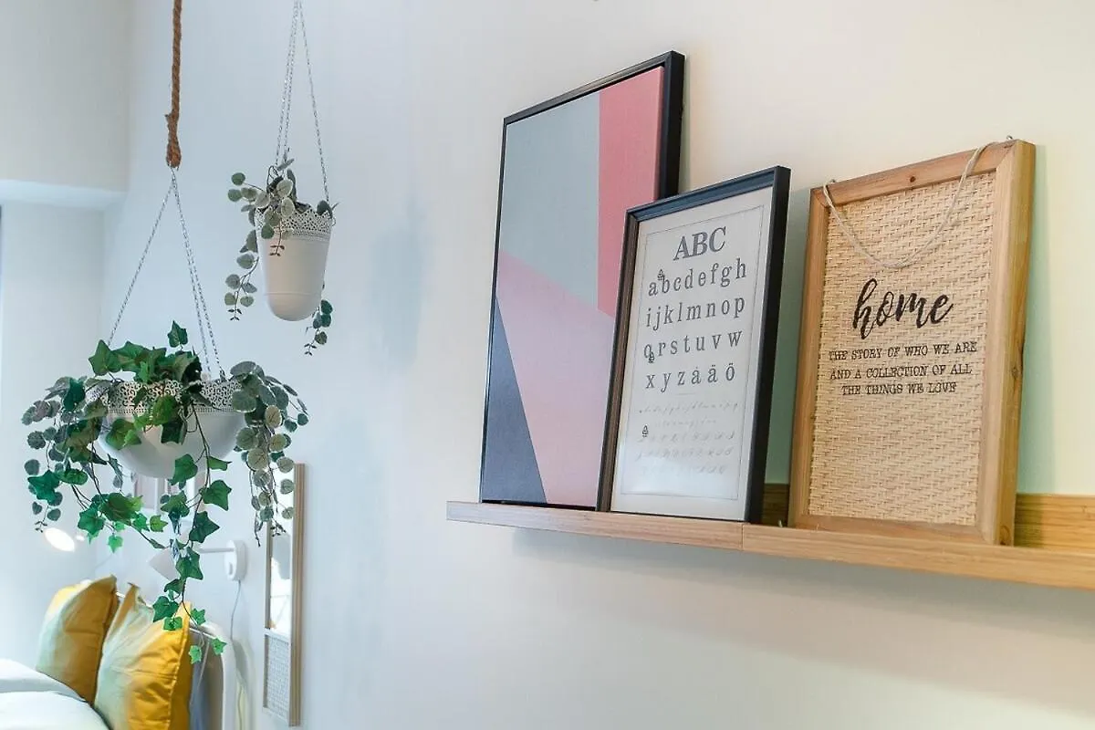 Bohemian Inspired Studio Perfect For A Family Of 4 In Jlt! Apartment Dubai