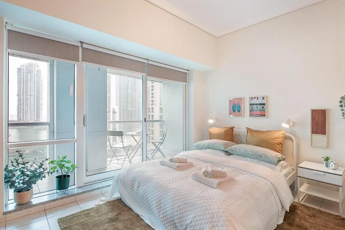 Bohemian Inspired Studio Perfect For A Family Of 4 In Jlt! Apartment Dubai
